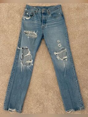 Levi's 501 Women’s Distressed Jeans